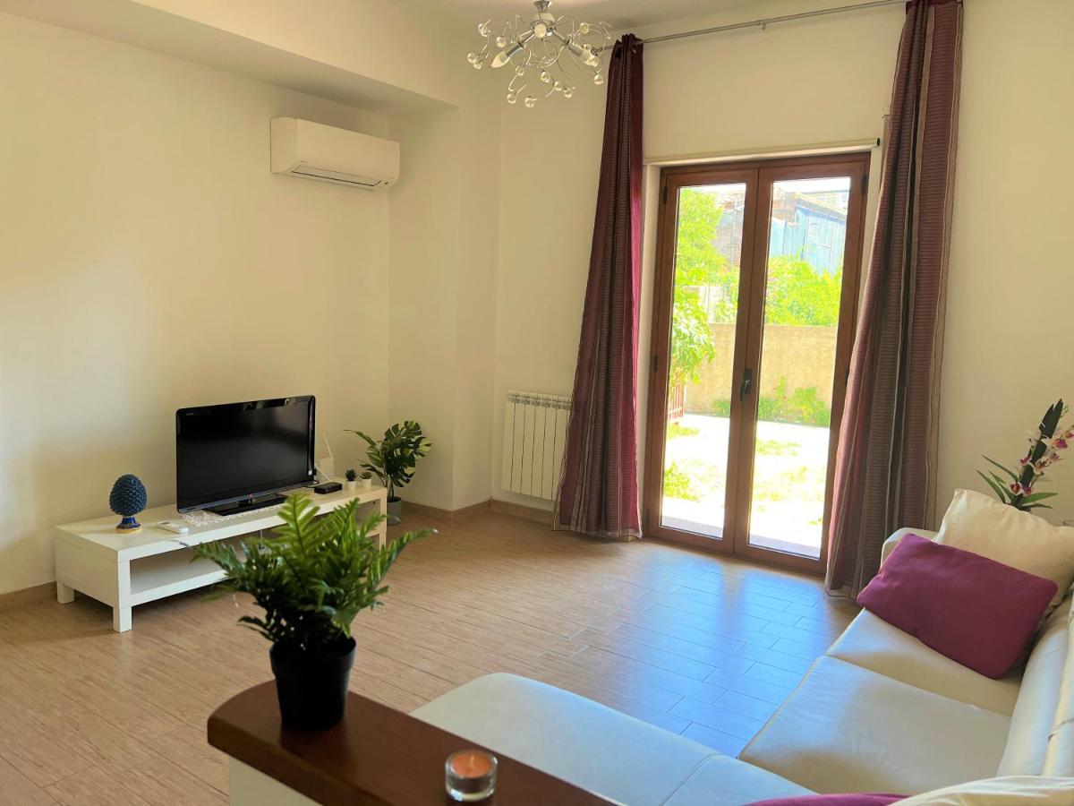 Casa Grazia Apartment Santa Teresa Di Riva Luaran gambar