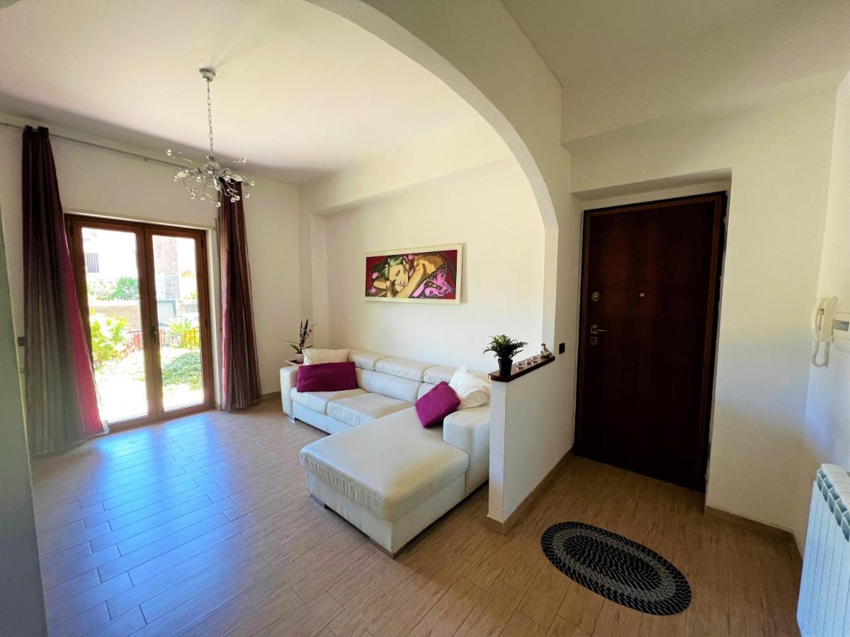 Casa Grazia Apartment Santa Teresa Di Riva Luaran gambar